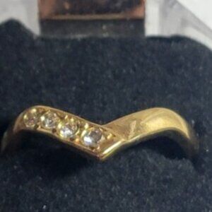 Vintage Avon Gold Tone Ring – Size 8.5